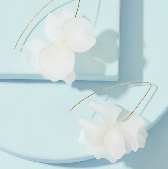 *Emilia* Flower Drop Earrings - Picture 3 of 5